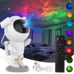 Svetleća lampa u astronaut obliku savršena za poklon i dekoraciju dečije sobe