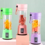 Mali ali snažan blender za jednu porciju napitka jednostavan za korišćenje kod kuće ili na putu