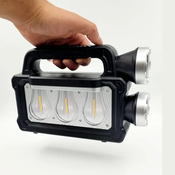 Praktična solarna multifunkcionalna lampa koja je mnogo više od običnog svetla jer služi i kao power bank za punjenje vašeg telefona putem USB priključka