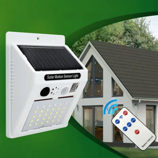 Solarni reflektor sa jakim alarmom i senzorom pokreta idealan za zaštitu imovine jer kombinuje snažno svetlo i glasnu sirenu za odvraćanje uljeza