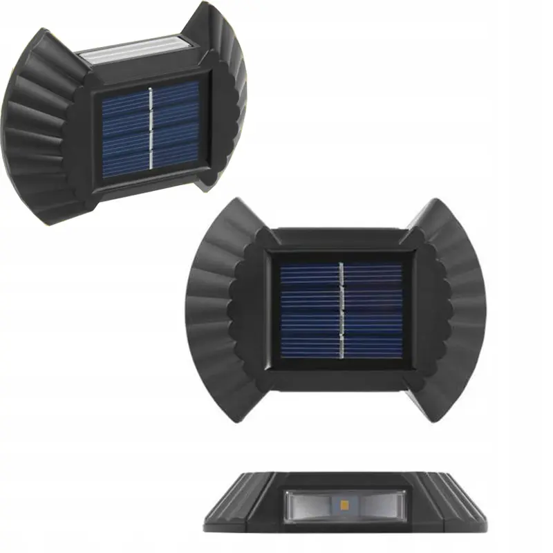 Ukrasite spoljne zidove ili ogradu sa ovim setom od četiri male solarne lampe koje se automatski pale noću i predstavljaju pametno rešenje za osvetljenje