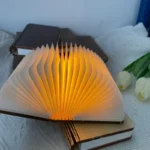Kreativna LED lampa u formi knjige koju lako nosite i koristite bilo gde