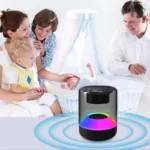 Atraktivni Roko Bluetooth zvučnik sa impresivnim RGB osvetljenjem koje menja boje u ritmu muzike i pretvara svaku prostoriju u podijum za ples