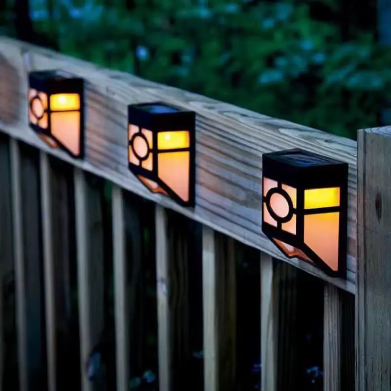 Komplet od četiri solarne lampe za spoljašnju rasvetu sa jednostavnom montažom