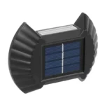 Pakovanje od četiri kompaktne solarne lampe za fasadu koje koriste sunčevu energiju za diskretno ali efektno osvetljenje vašeg doma i lako se montiraju
