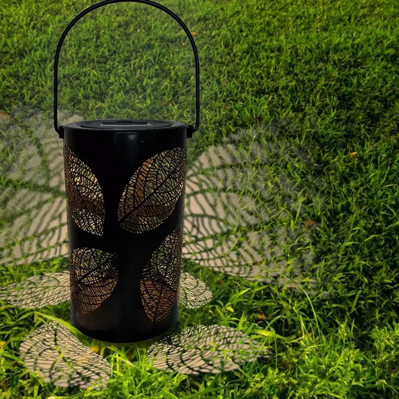 Elegantni solarni fenjer u obliku lista koji je prelep ukras i danju a noću se pretvara u ambijentalnu lampu koja stvara opuštajuću i romantičnu atmosferu