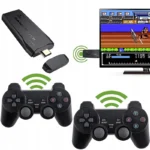 Zaboravite na stare kablove i kertridže M8 retro konzola se jednostavno povezuje putem HDMI stika i dolazi sa dva bežična džojstika za modernu udobnost i igru bez ograničenja