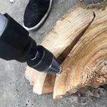Izrađeno od visokokvalitetnog čelika i namenjeno za najteže zadatke ovo konusno svrdlo prečnika 50mm je izuzetno izdržljiv alat koji bez problema cepa sve vrste drveta od mekog do najtvrđeg
